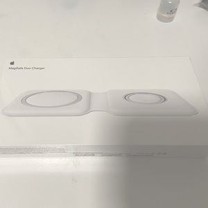 MagSafe Duo Charger